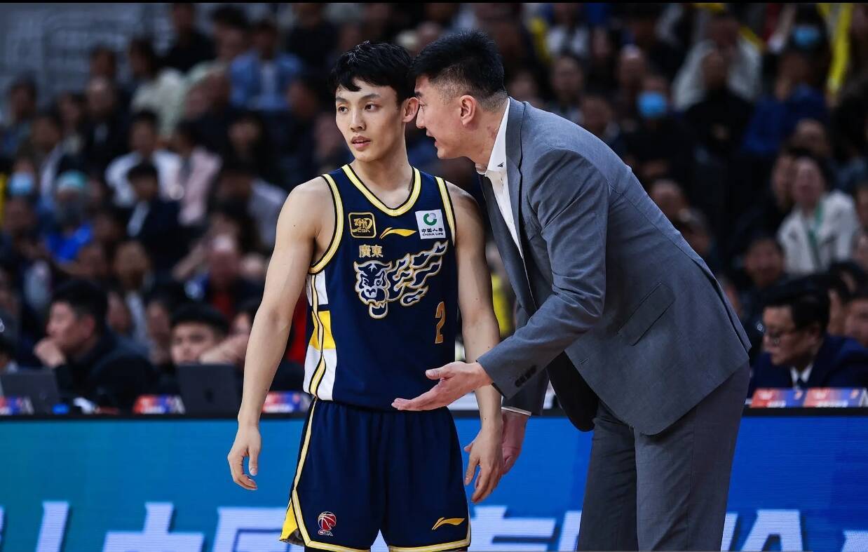 爱奇艺体育-广东队为何40分惨败？媒体人说出原因，这2人真的难堪大用